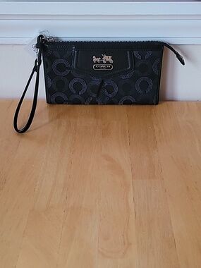 Coach Madison Dotted Dots Zippy Wallet Wristlet 44422